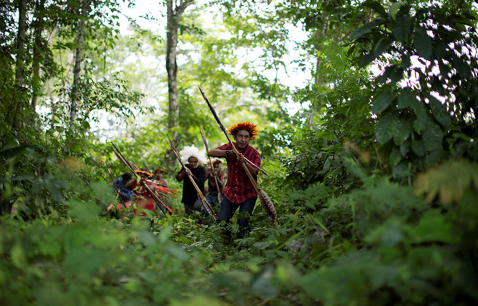שבט ילידים ב ברזיל  (צילום: רויטרס)