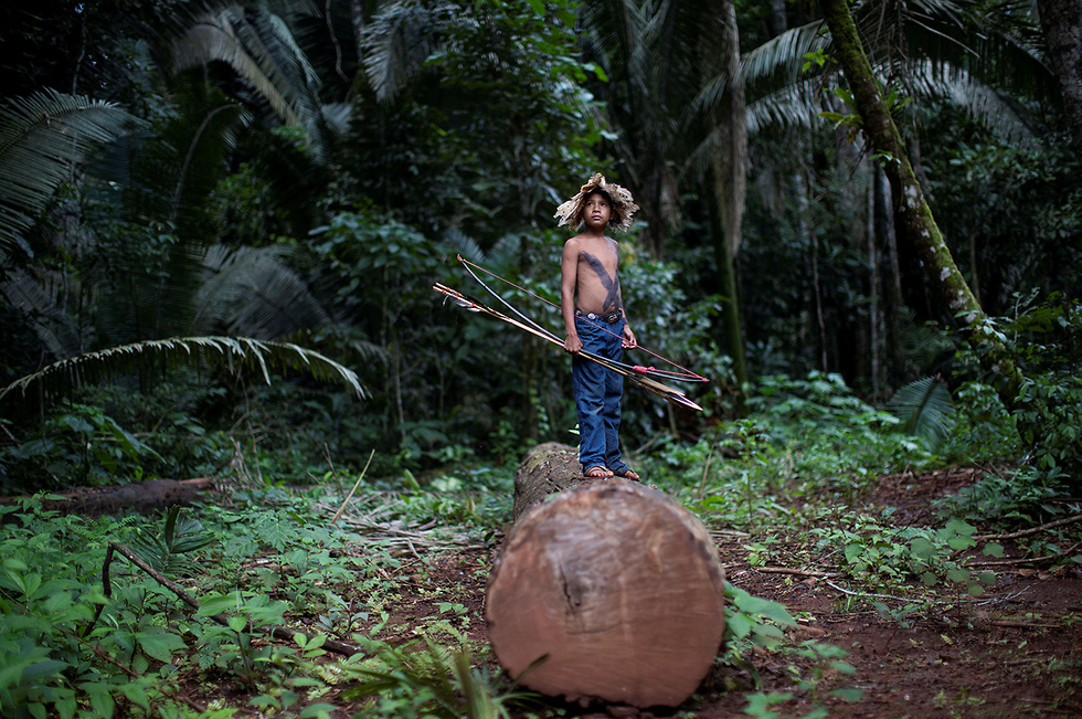 שבט ילידים ב ברזיל  (צילום: רויטרס)