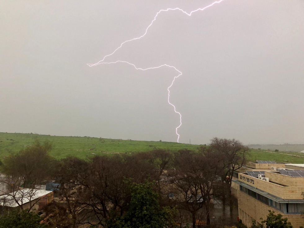 Thunderstorm in Modi'in (Photo: Paz Tzemach)