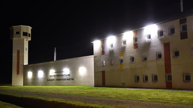 זירת האירוע בבית הכלא בצרפת  (צילום: AFP)