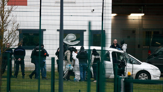 זירת האירוע בבית הכלא בצרפת  (צילום: AFP)