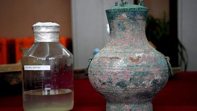 הכד שהתגלה בסין ובו השיקוי (צילום: Institute of Cultural Relics and Archaeology)