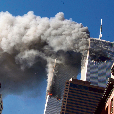 הפיגוע במגדלי התאומים ב־ 2001 . ידיד המשפחה סיפר: "אוסאמה מעולם לא דיבר עם חמזה על הפיגוע"