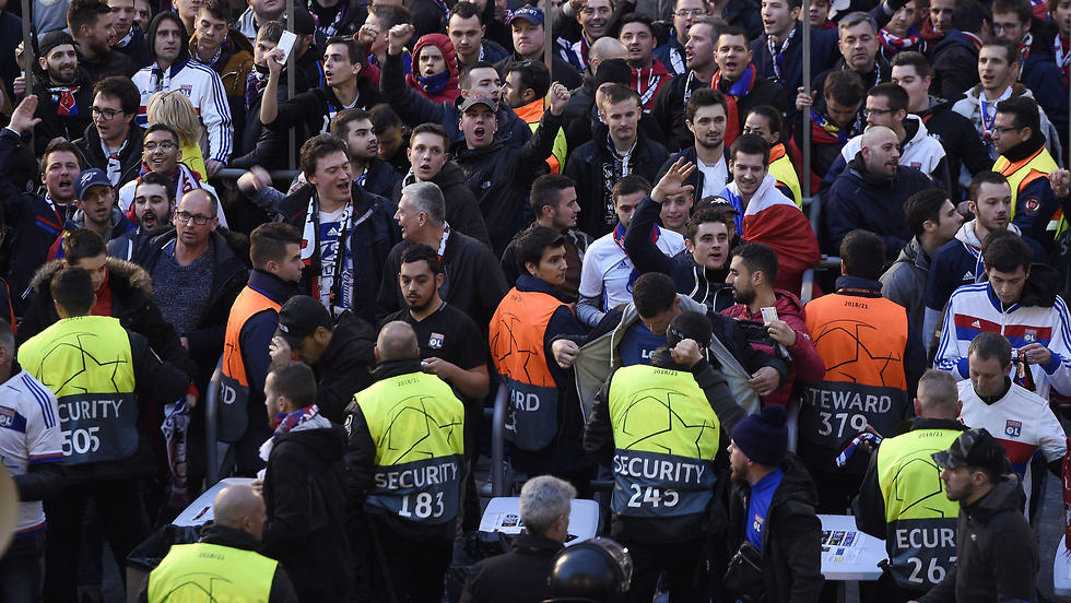 המהומה בברצלונה (צילום: AFP)