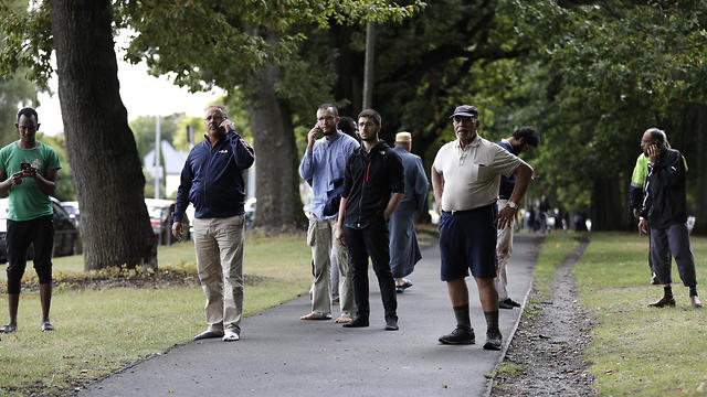 ירי במסגד בניו זילנד  (צילום: AP)