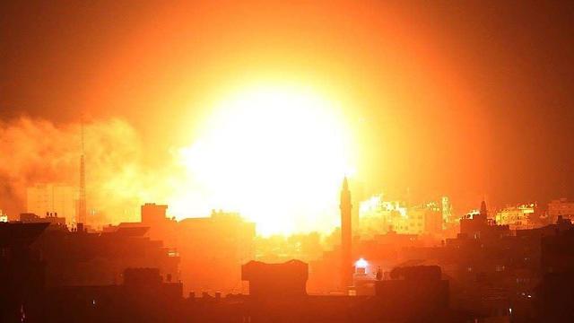 ЦАХАЛ наносит удары по Газе