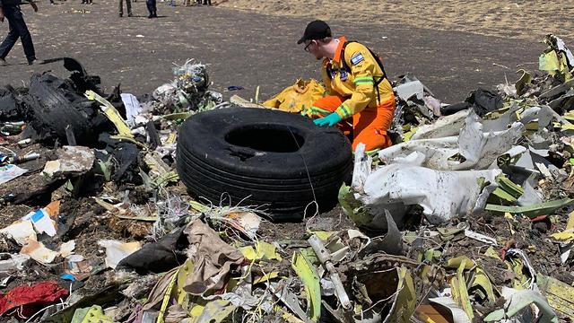 Израильские специалисты на месте авиакатастрофы в Эфиопии. Фото: ЗАКА