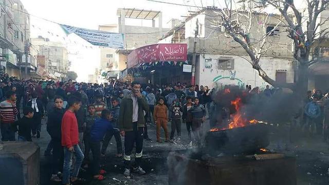התחדשו המחאות נגד חמאס בעזה ()