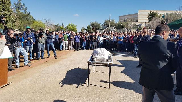 The funeral of Rabbi Achiad Ettinger (Photo: Elisha Ben Kimon)