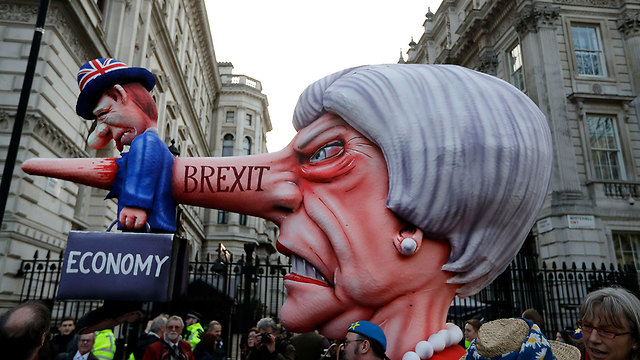 בריטניה לונדון הפגנה נגד ברקזיט (צילום: AP)