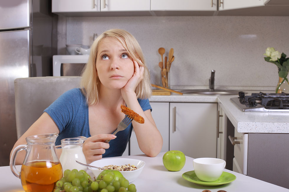אכילה עד שעה מסוימת ביום אינה גורמת להרזייה (צילום: Shutterstock)