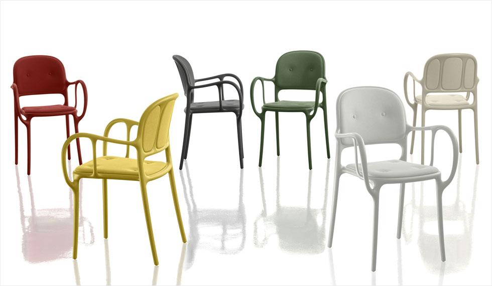 כיסאות בעיצובו של חיימה חיון (טולמנ'ס דוט). למרבית חברות הרהיטים המובילות יש היום מנעד גוונים יפה וטרנדי לאותו דגם של כיסא