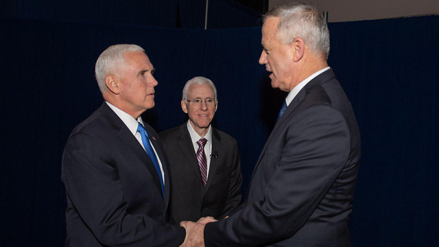 Benny Gantz and US Vice President Mike Pence at the AIPAC conference in Washington (Photo: Alexi Rosenfeld)