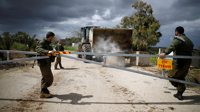 IDF roadblock near Gaza