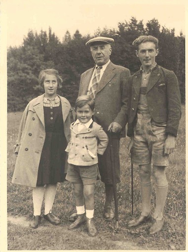 ולטר ארלן (מימין) עם משפחתו באוסטריה לפני המלחמה.  (באדיבות ולטר ארלן)