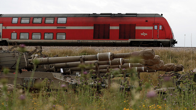 Пассажирский поезд на юге Израиля. Фото: EPA