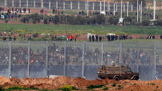 התפרעויות פלסטינים עזה (צילום: AFP)