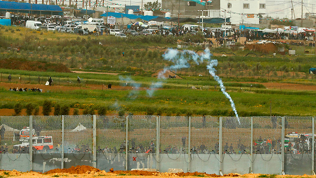 התפרעויות פלסטינים עזה (צילום: AFP)