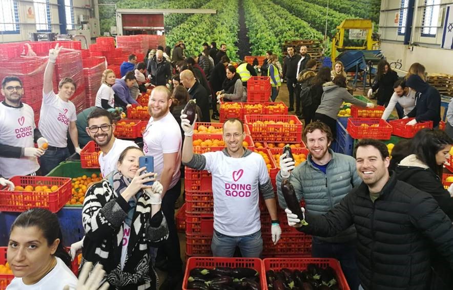 עובדי eBay מתנדבים בלקט ישראל ברעננה