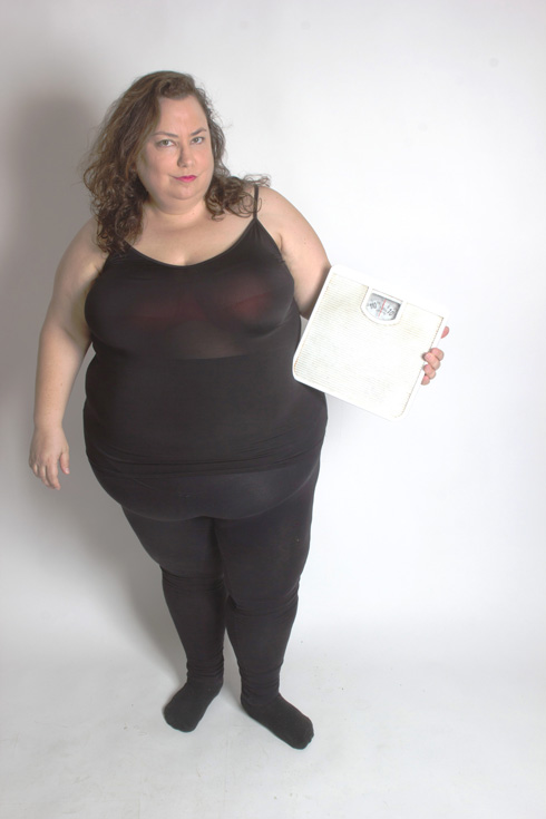 "אני נעמה ואני שמנה, וככה אני כנראה אהיה כל החיים שלי". נעמה פרבר, בת 42, 122 ק"ג (צילום: דקלה שי)