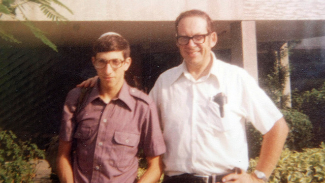 Zachary Baumel and his father (Photo reproduction: Amit Shaabi)