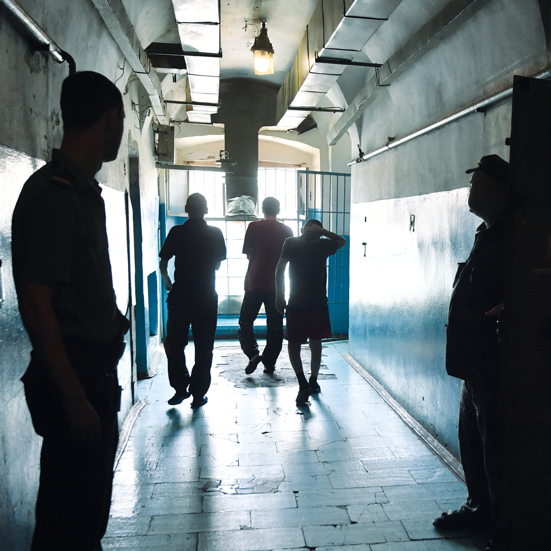 כלא לוקיניבסקה בקייב. "האסירים פה הם לא בדיוק אוהדי ישראל" | צילום: AFP