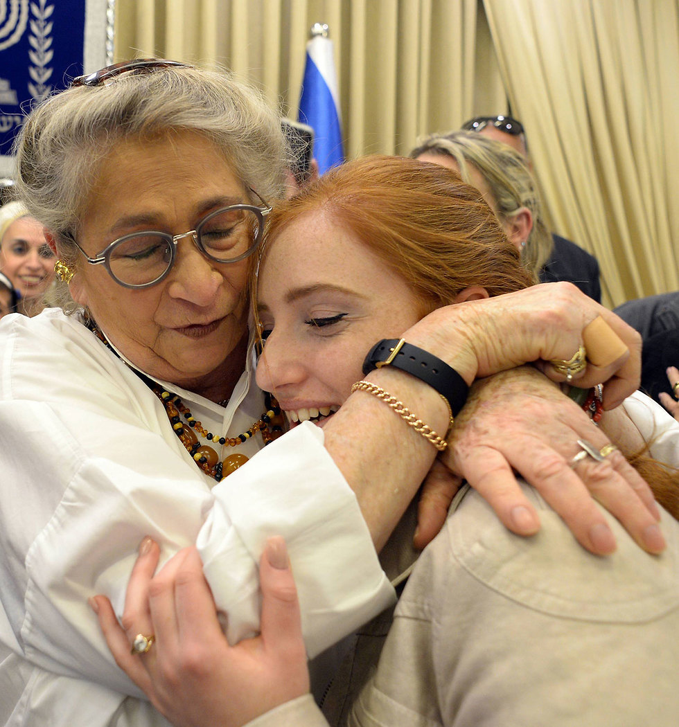 Nechama Rivlin with Renana Meir, the daughter of slain terror victim Dafna Meir (Photo: GPO)