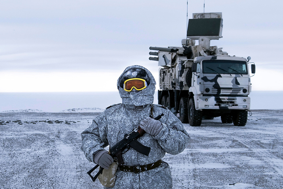 רוסיה בסיס צבאי ב אי קוטנלי האזור ה ארקטי (צילום: AP)