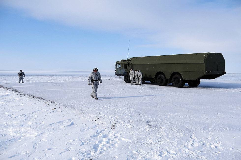 רוסיה בסיס צבאי ב אי קוטנלי האזור ה ארקטי (צילום: AP)