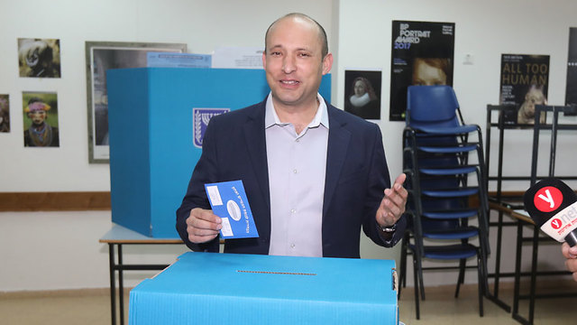 Naftali Bennett voting in the 2019 Israeli elections in his hometown of Raanana (Photo: Nimrod Glickman)