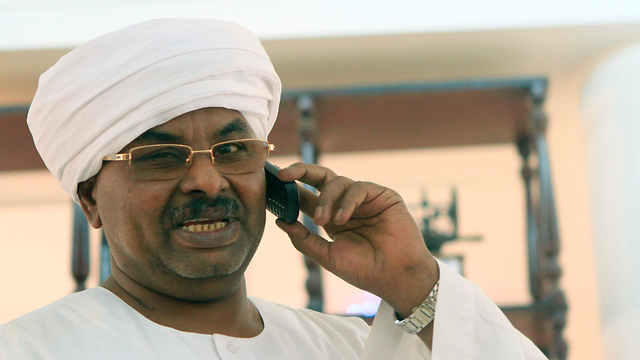 הפיכה סודן ראש שירות הביטחון והמודיעין הלאומי עבדאללה מוחמד סאלח התפטר (צילום: AFP)