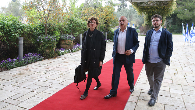 נציגי סיעת מרצ בכניסה לפגישה עם נשיא המדינה ראובן ריבלין (צילום: עמית שאבי)
