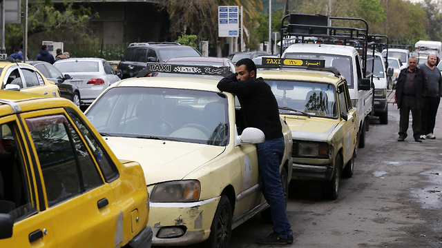 Очереди за бензином в Сирии. Фото: AFP