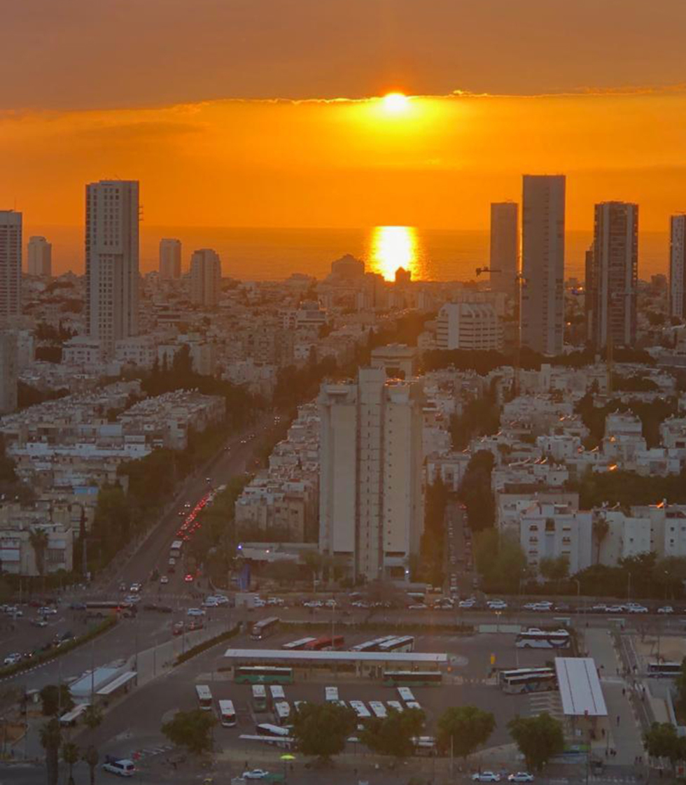 שקיעה מעל רמת גן ותל אביב (צילום: איילה טל לשם)