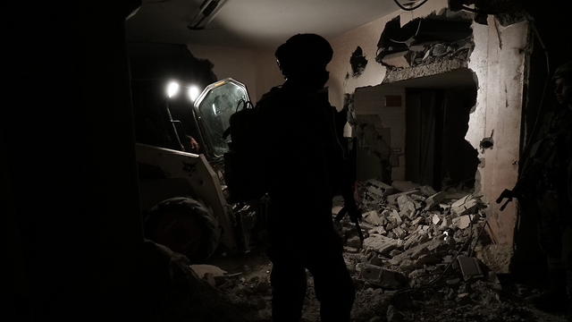IDF troops raze the home of a suspected terrorist (Photo: IDF Spokesperson's Unit)