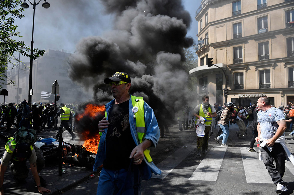 הפגנות פריז האפודים הצהובים מחאה הפגנה (צילום: EPA )