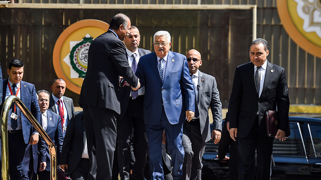 Abbas arrives at the summit (Photo: AFP)