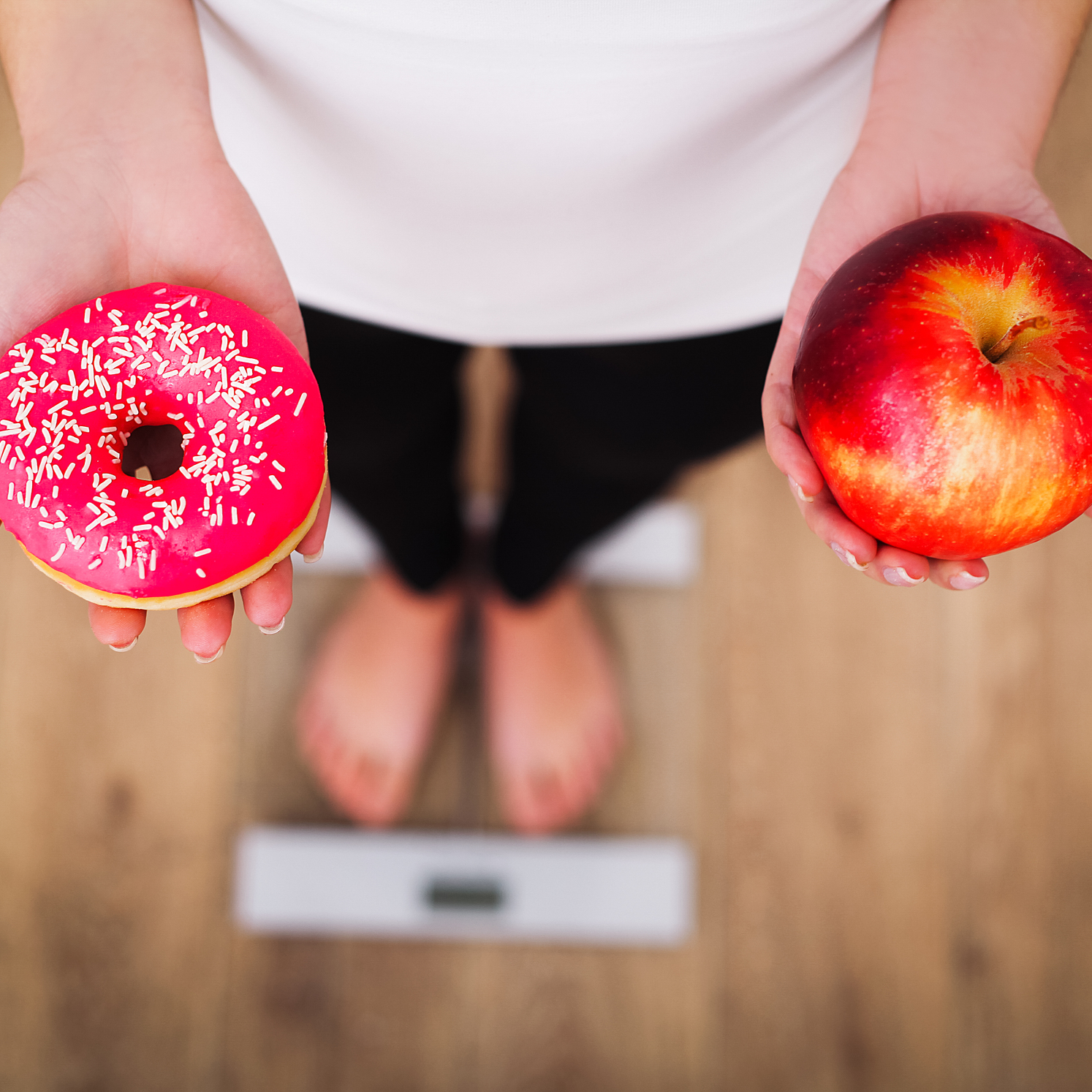 תפוח או דונאט? זאת השאלה. דיאטה דלת קלוריות הפחיתה את כמות השומן בכבד ובלבלב, שיפרה את ייצור האינסולין והביאה לנסיגה במחלה