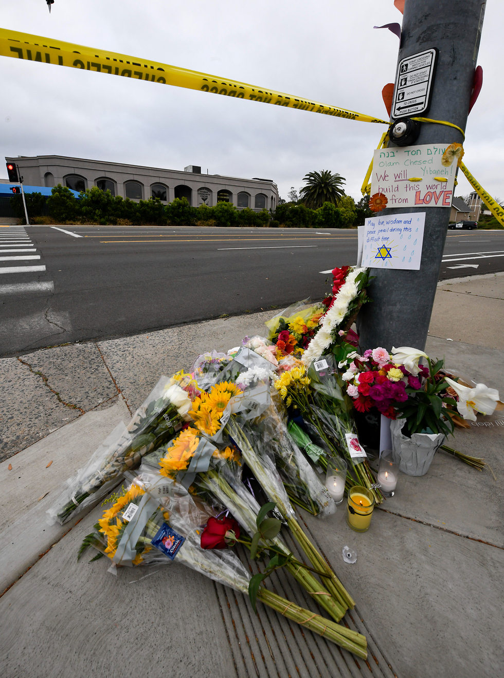 תמיכה קורבנות בית ה כנסת של חב"ד פאווי קליפורניה ארה"ב פיגוע ירי