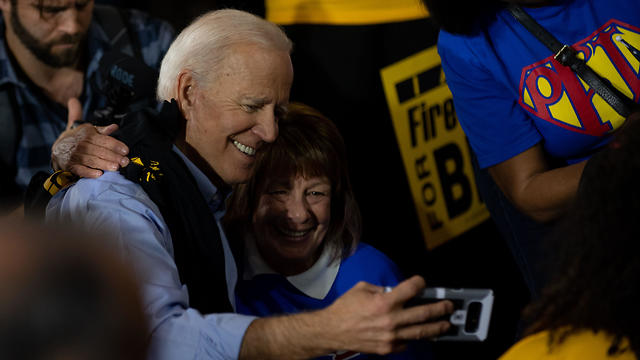 ביידן בעצרת בחירות ראשונה בפנסילבניה (צילום: AFP)
