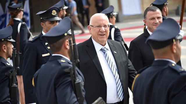 Встреча президента Израиля на церемонии открытия кнессета XXI созыва. Фото: Йоав Дудкевич