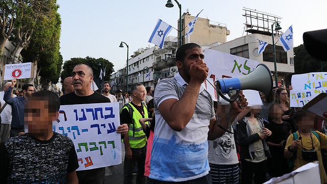 הפגנת תושבי יפו על סגירת רחוב שדרות ירושלים (צילום: אלעד לאור)