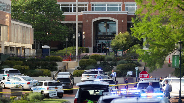 זירת הירי באוניברסיטה של צפון קרוליינה  (צילום: AFP)