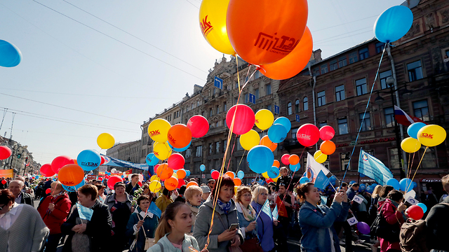 חג הפועלים 1 רוסיה סנט פטרבורג (צילום: EPA)