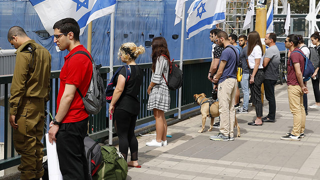 Сирена в Тель-Авиве. Фото: AFP (Photo: AFP)