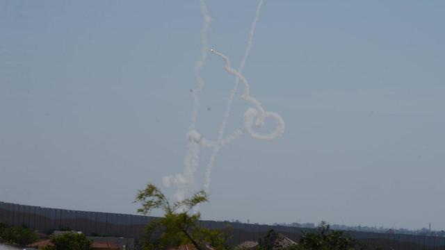 Ракетный обстрел из Газы. Фото: Ави Роках
