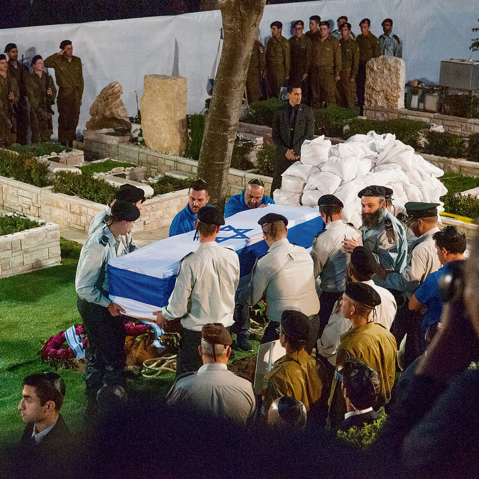 לוויית זכריה באומל לפני כחודש. אסנה: "עכשיו יש מציאות חדשה. מעכשיו אנחנו משפחה שכולה" | צילום: רפי קוץ לוויית זכריה באומל לפני כחודש. אסנה: "עכשיו יש מציאות חדשה. מעכשיו אנחנו משפחה שכולה" | צילום: רפי קוץ