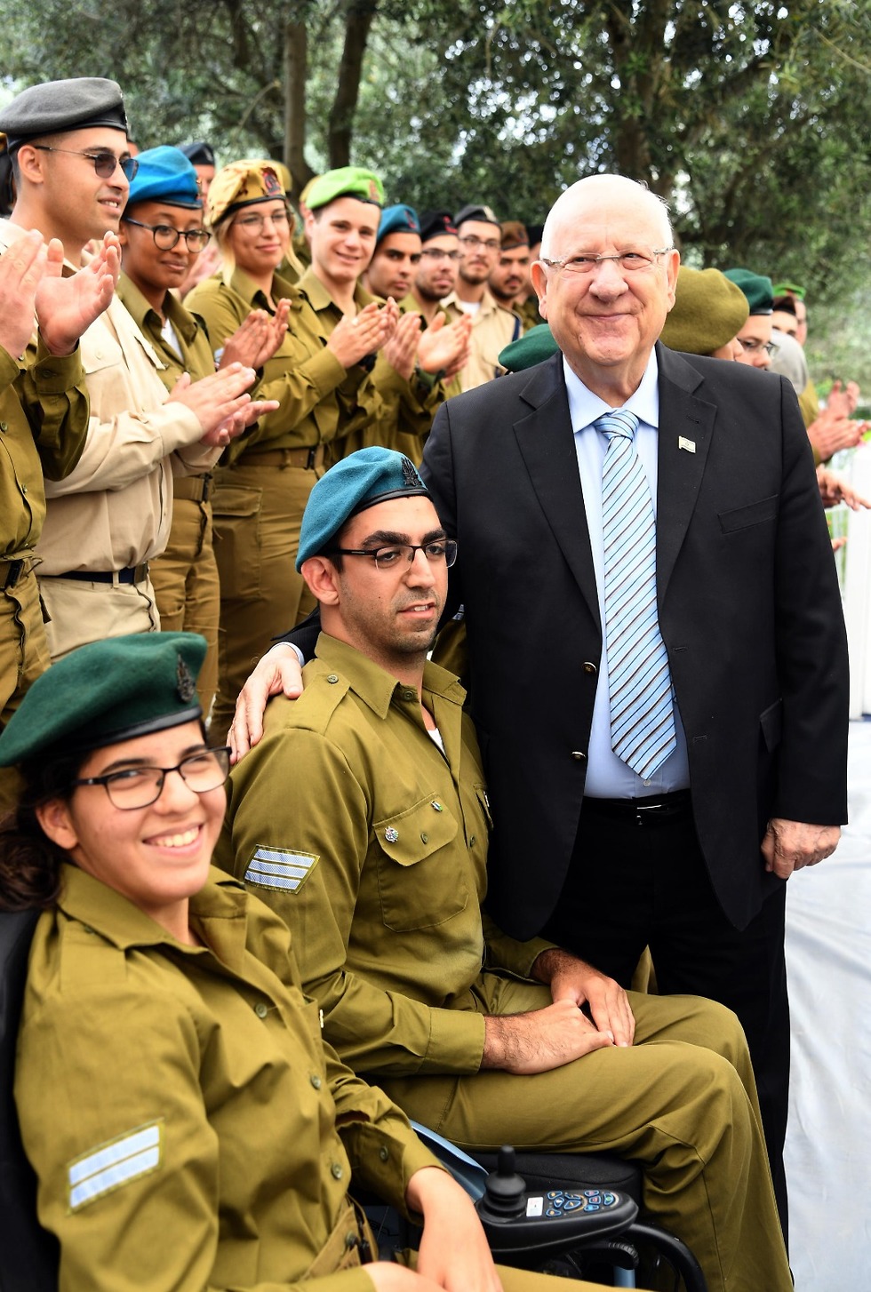 Rivlin with outstanding IDF soldiers