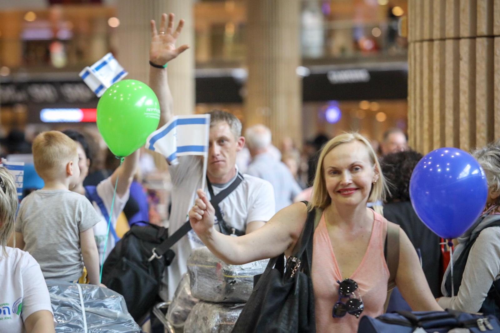 Накануне Дня независимости в Израиль приехало около 220 репатриантов из Украины. Фото: Ноам Московиц