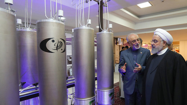 נשיא איראן חסן רוחאני בסיור באחד הכורים הגרעיניים במדינה במסגרת 